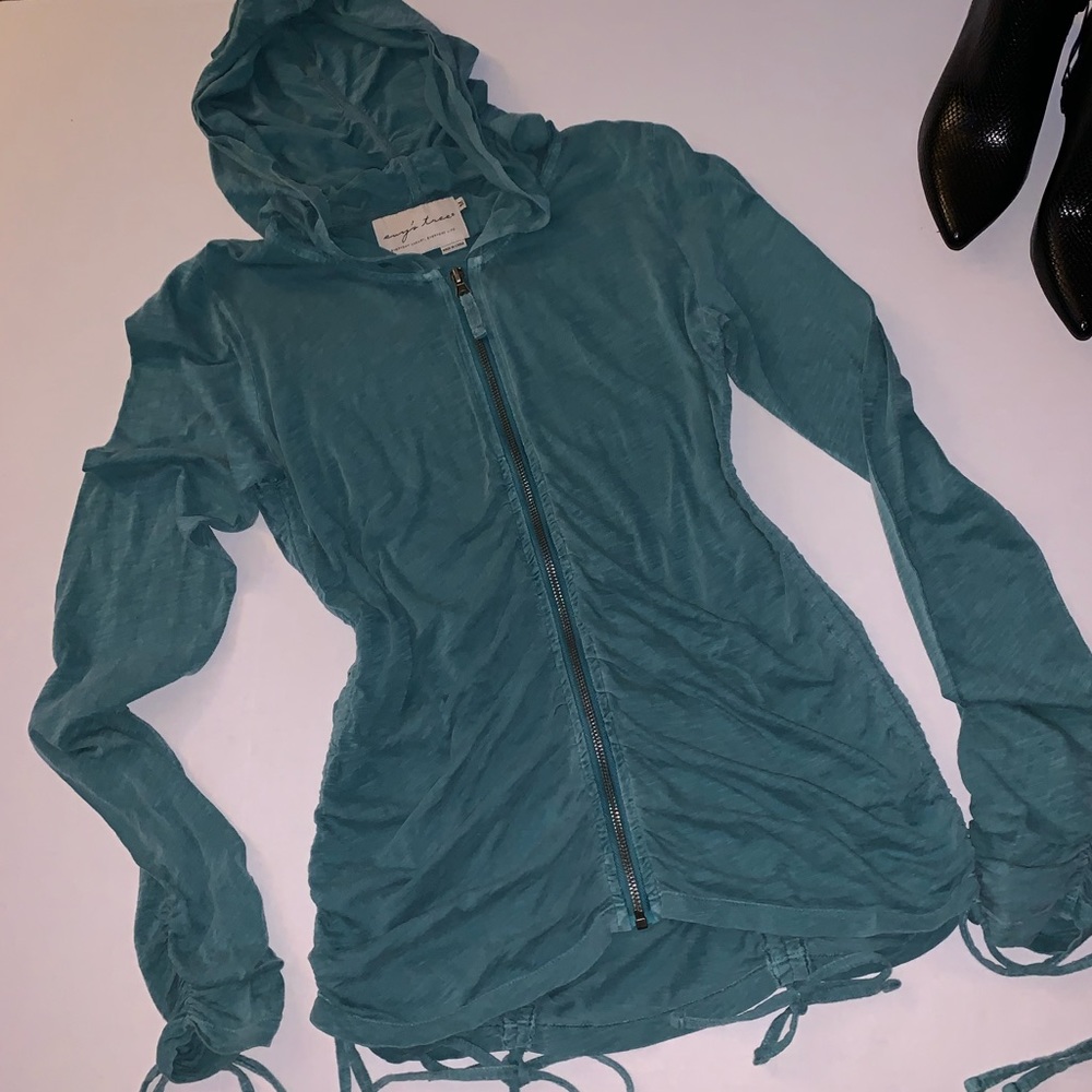 🔥 Evy's Tree Natalie Full Zip hoodie sz M